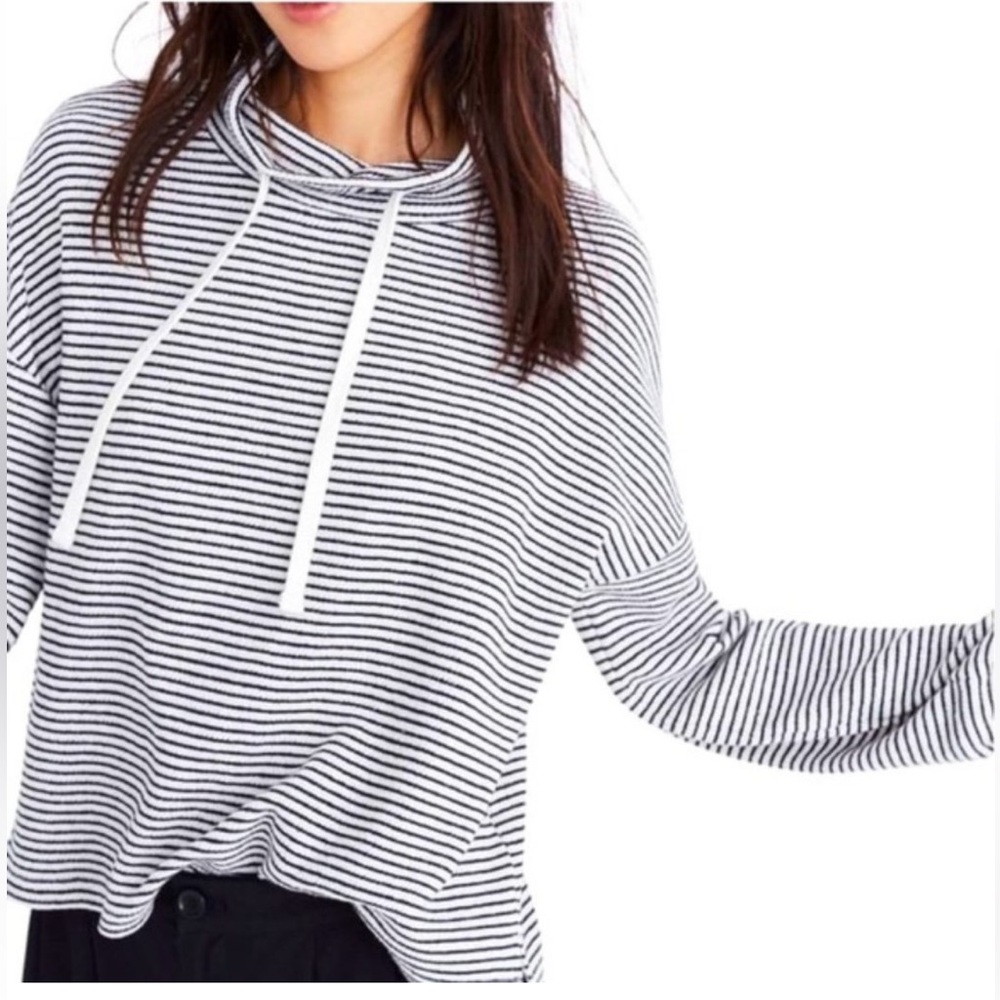 Mile(s) by Madewell Funnel Neck Tie-Sleeve Sweatshirt - Picture 2 of 9